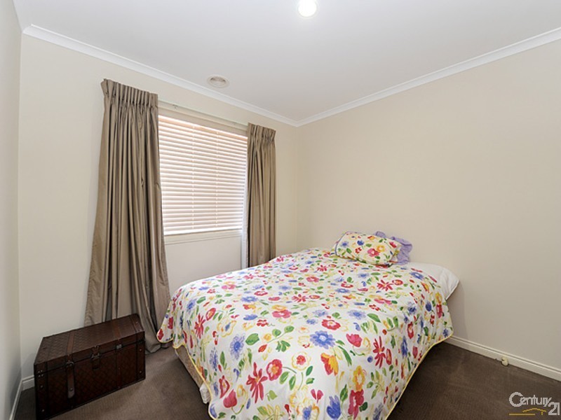 8 Cherrywood Way, Narre Warren South VIC 3805