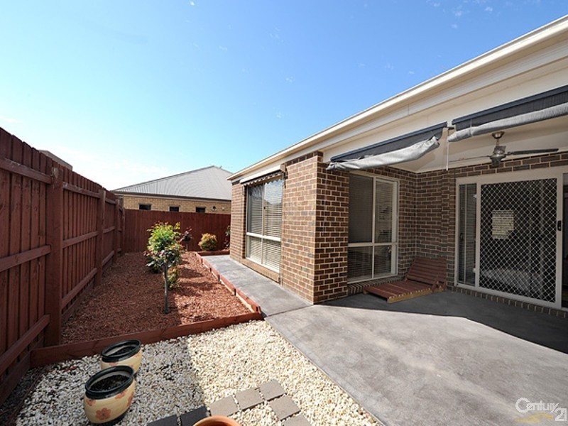 8 Cherrywood Way, Narre Warren South VIC 3805