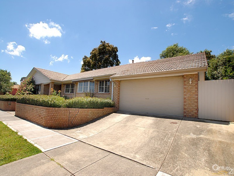 44 Strathavan Drive, Berwick VIC 3806