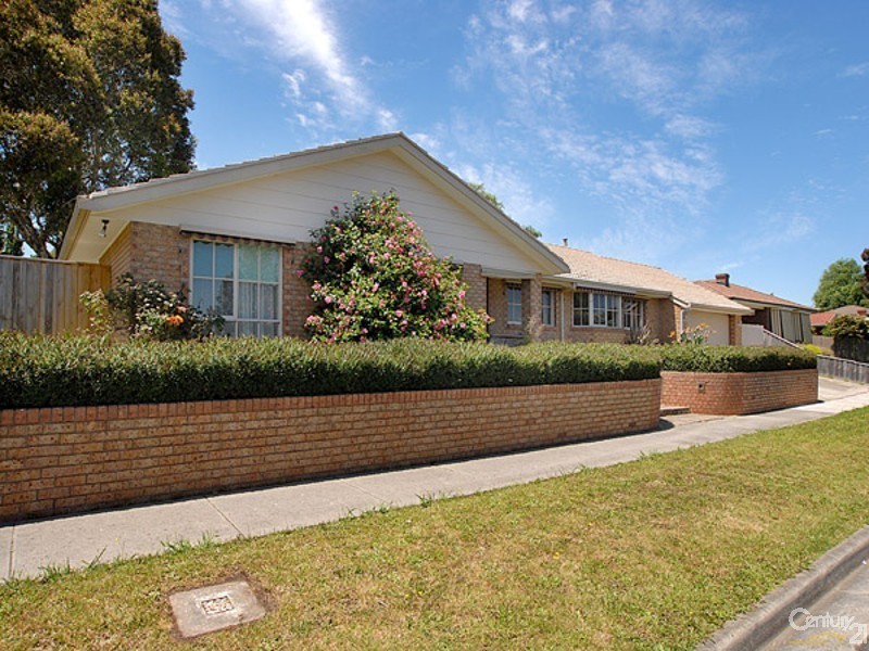 44 Strathavan Drive, Berwick VIC 3806