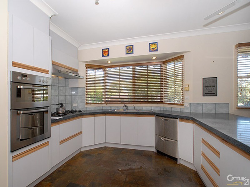 44 Strathavan Drive, Berwick VIC 3806