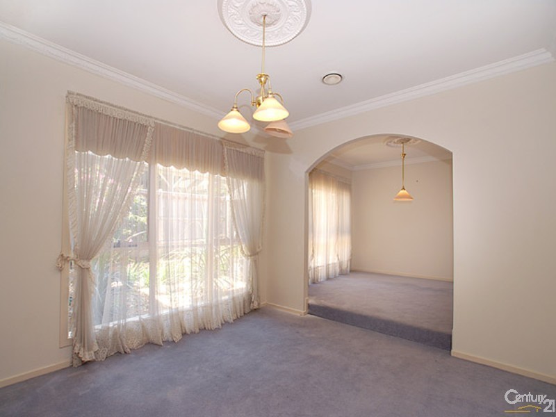 44 Strathavan Drive, Berwick VIC 3806