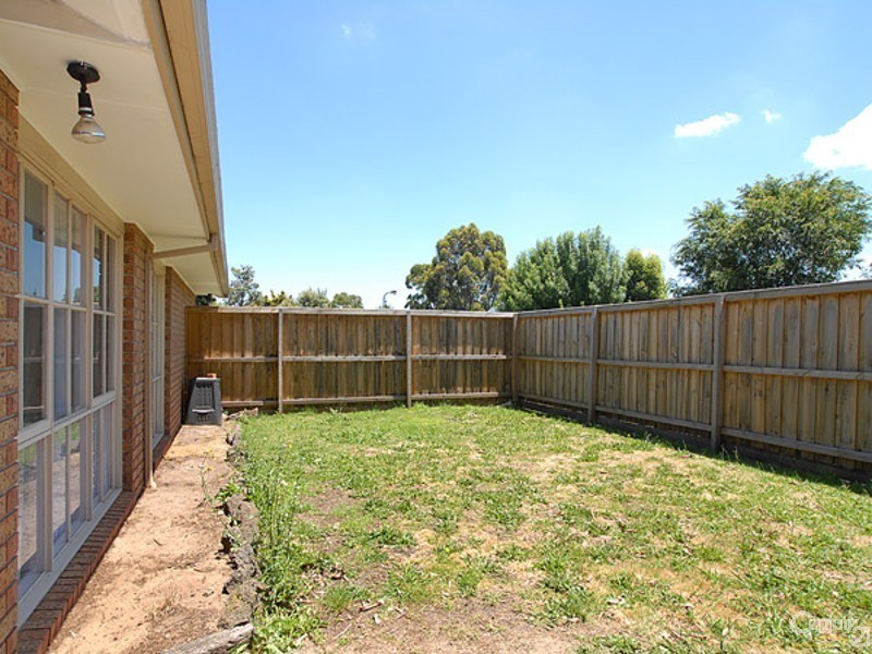 44 Strathavan Drive, Berwick VIC 3806