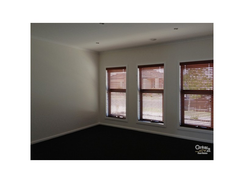 10 Georgetown Way, Officer VIC 3809