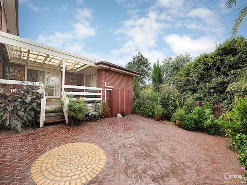 6 Heard Close, Berwick VIC 3806