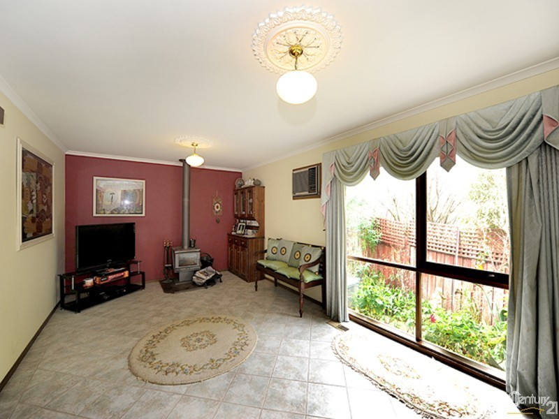 6 Heard Close, Berwick VIC 3806