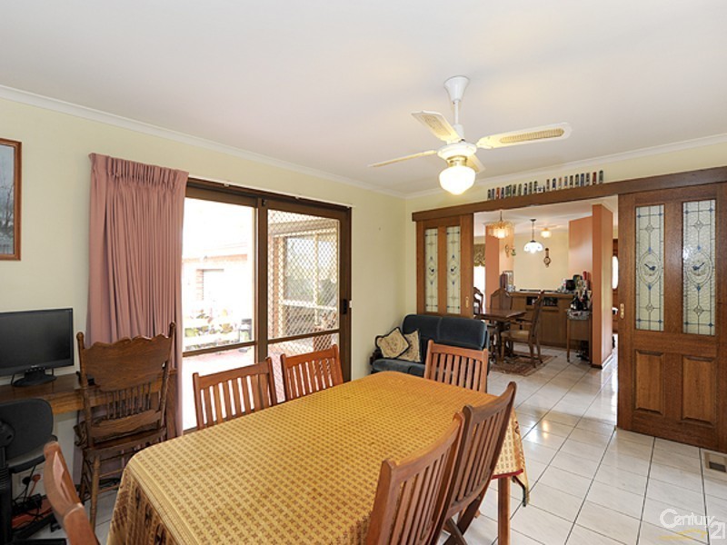 6 Heard Close, Berwick VIC 3806