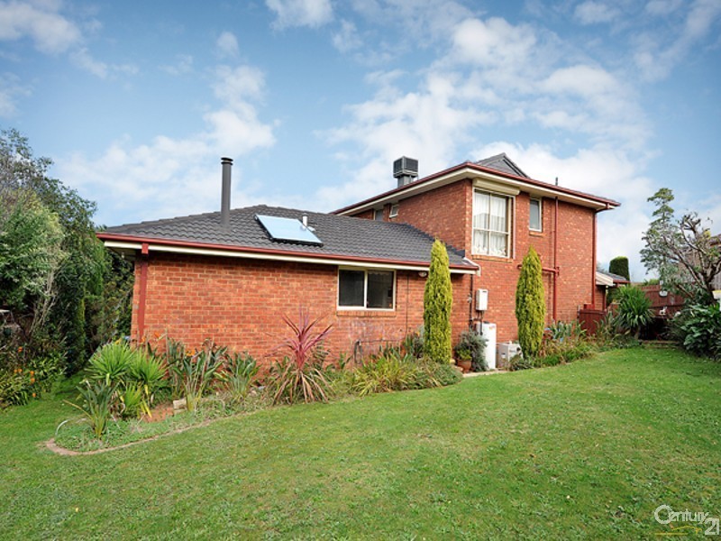 6 Heard Close, Berwick VIC 3806