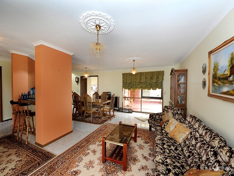 6 Heard Close, Berwick VIC 3806