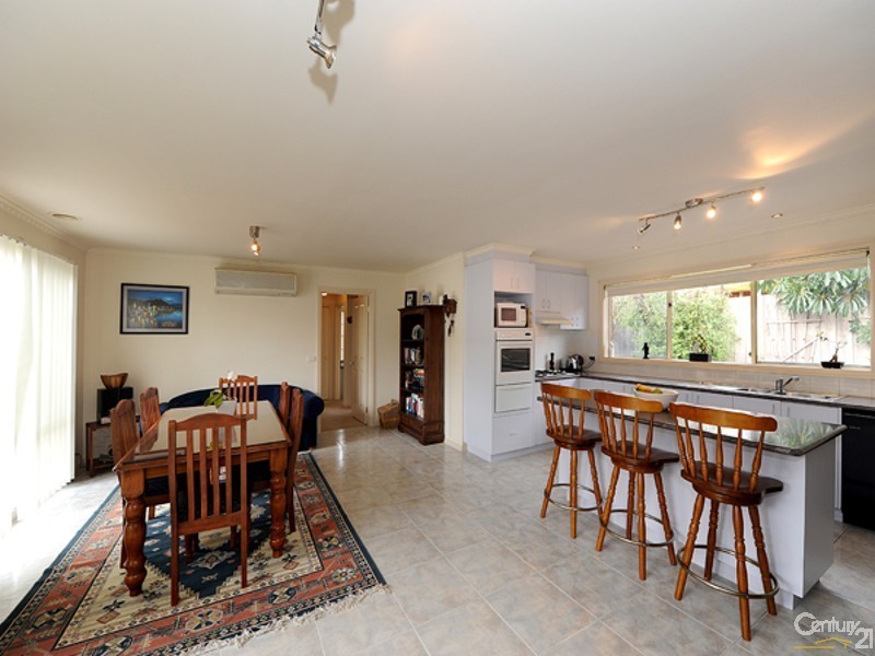 16 Domain Drive, Berwick VIC 3806