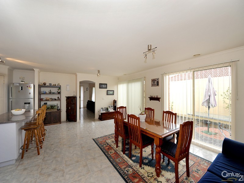 16 Domain Drive, Berwick VIC 3806