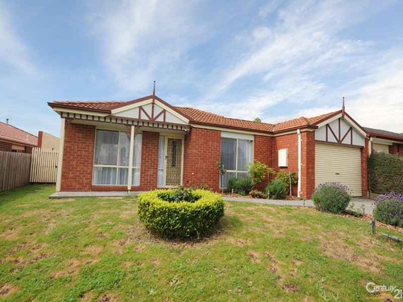 16 Domain Drive, Berwick VIC 3806