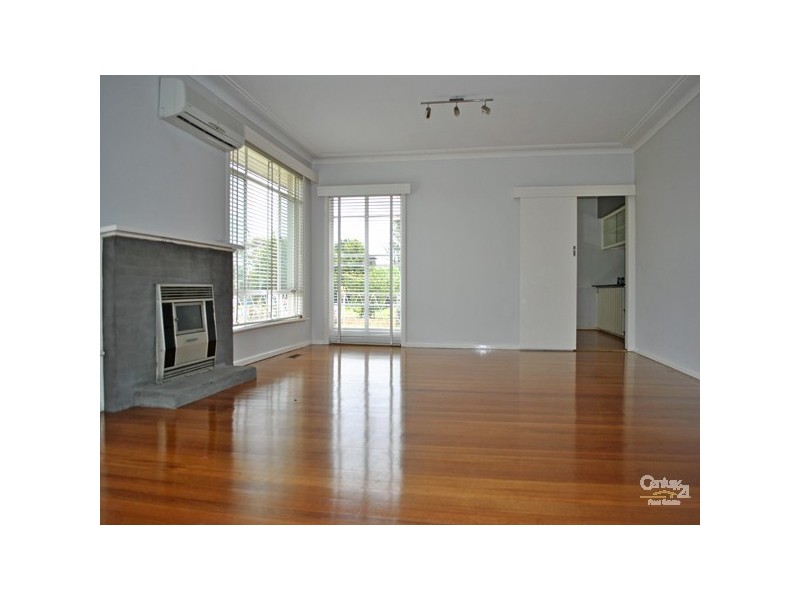 2 Crawley Road, Narre Warren North VIC 3804