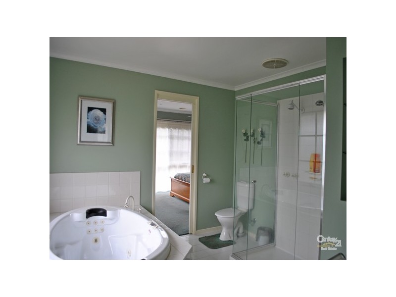 153 Mansfield Street, Berwick VIC 3806