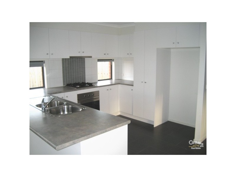 68 Golf Links Road, Berwick VIC 3806