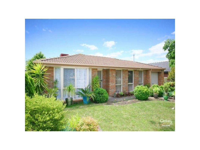 64 St Boswells Avenue, Berwick VIC 3806