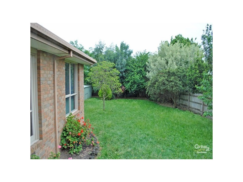 64 St Boswells Avenue, Berwick VIC 3806