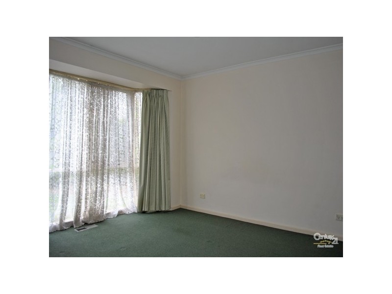 64 St Boswells Avenue, Berwick VIC 3806