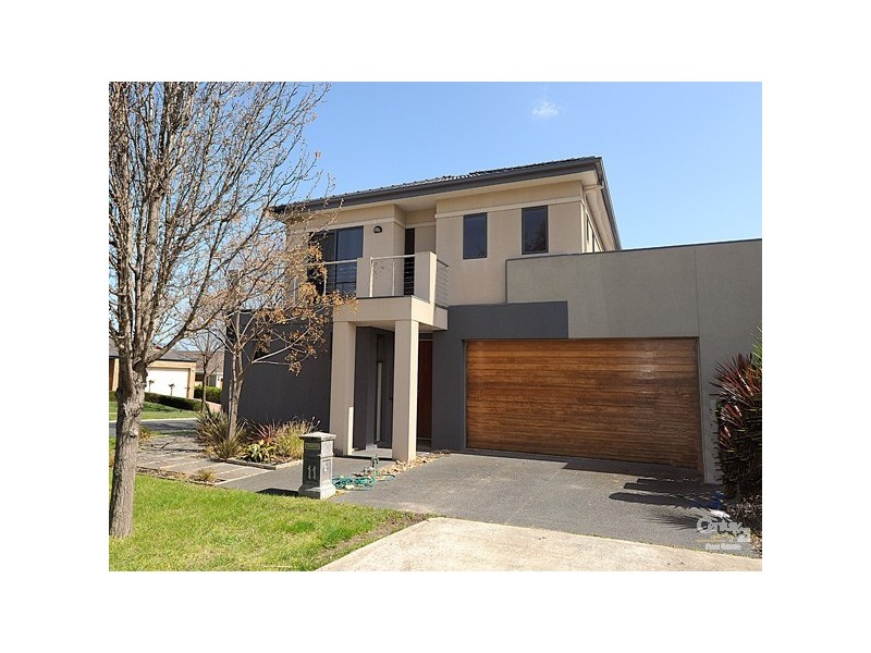 11 Greenhaven Terrace, Berwick VIC 3806