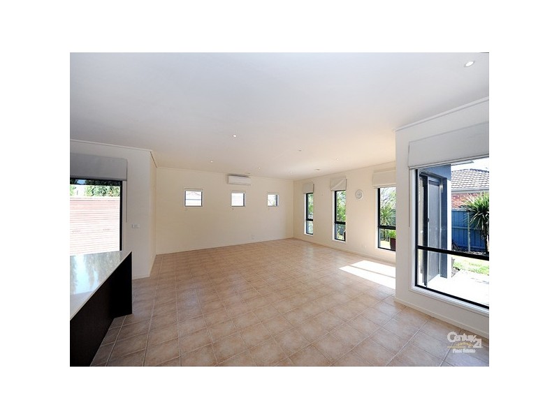 11 Greenhaven Terrace, Berwick VIC 3806