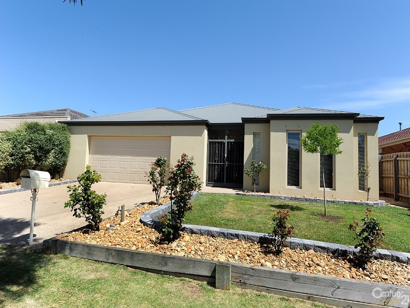 6 Postregna Way, Skye VIC 3977