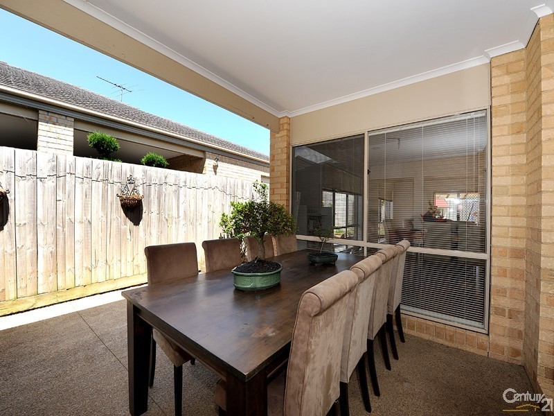 6 Postregna Way, Skye VIC 3977