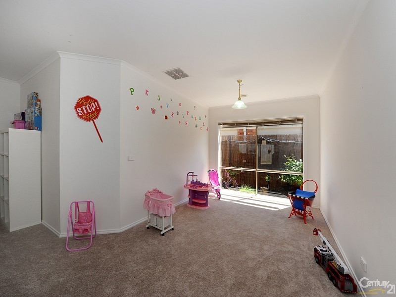 6 Postregna Way, Skye VIC 3977