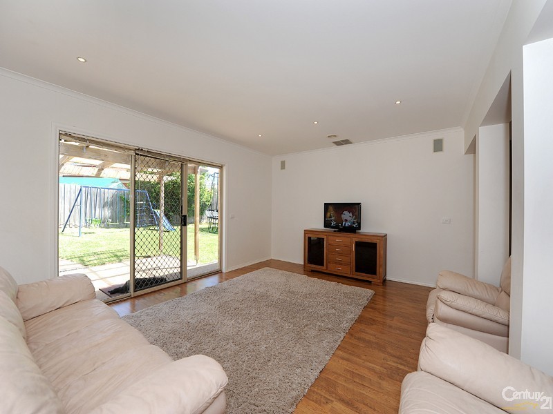 6 Postregna Way, Skye VIC 3977