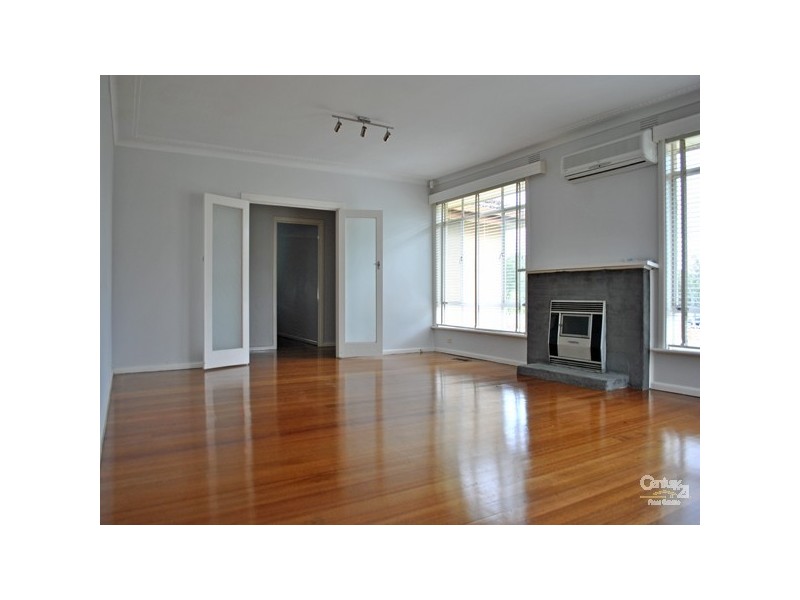 2 Crawley Road, Narre Warren North VIC 3804