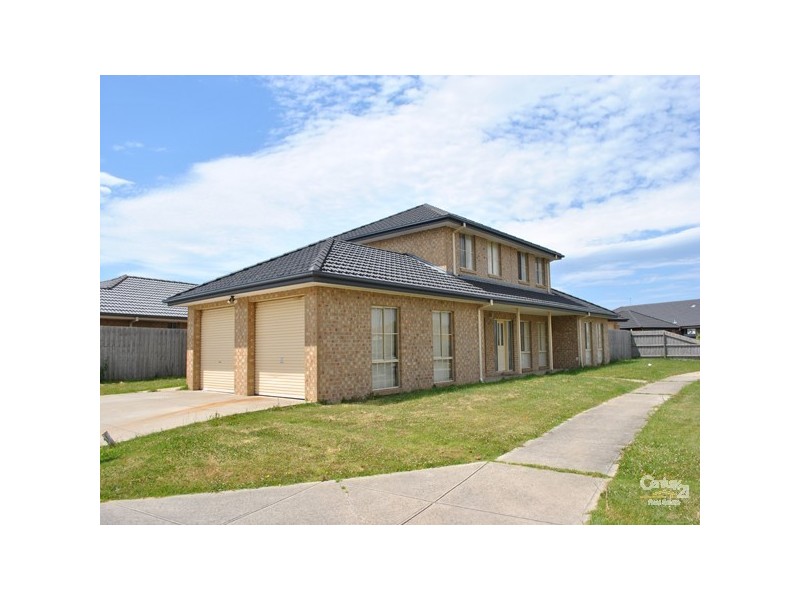 7 Amberley Drive, Pakenham VIC 3810