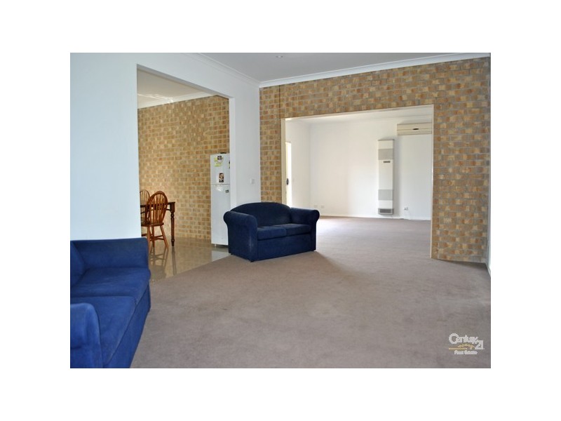 7 Amberley Drive, Pakenham VIC 3810