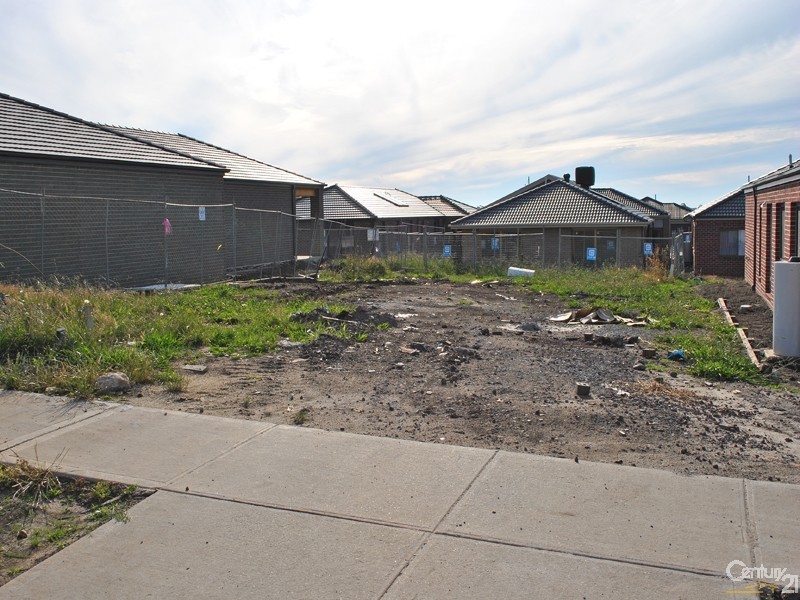 43 Merritt Avenue, Cranbourne West VIC 3977