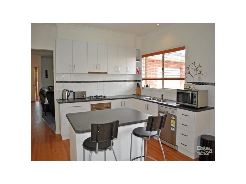 6 Flinders Park Drive, Officer VIC 3809