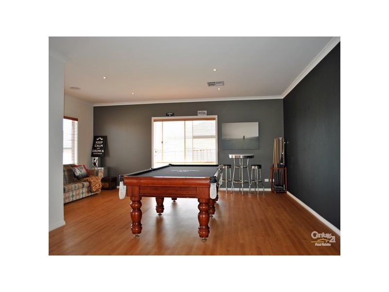 6 Flinders Park Drive, Officer VIC 3809