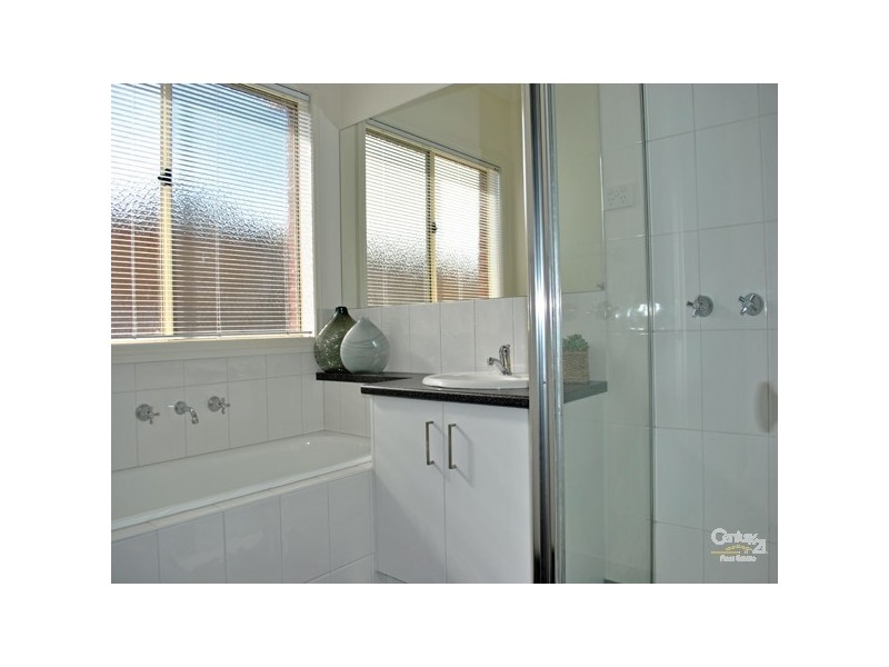 6 Flinders Park Drive, Officer VIC 3809