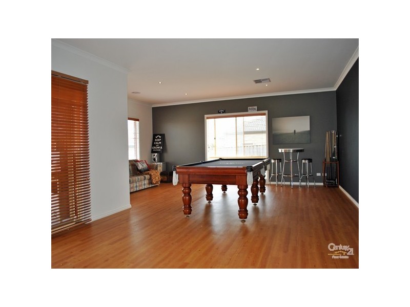 6 Flinders Park Drive, Officer VIC 3809