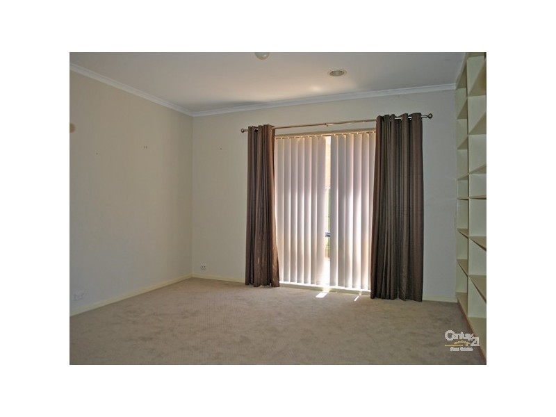 31 Chatswood Drive, Narre Warren South VIC 3805