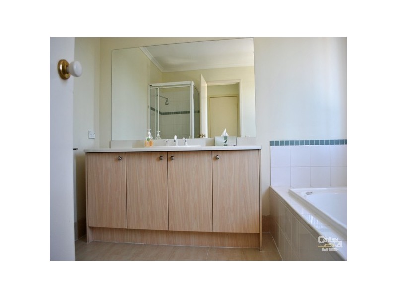 31 Chatswood Drive, Narre Warren South VIC 3805