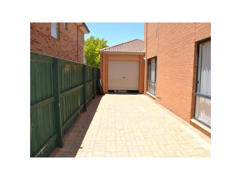 31 Chatswood Drive, Narre Warren South VIC 3805