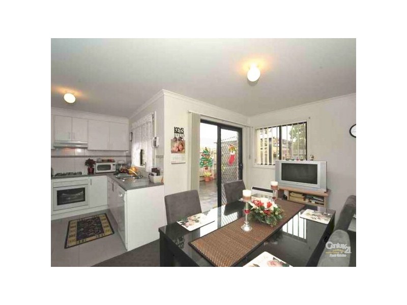 4/22 Parman Avenue, Pakenham VIC 3810