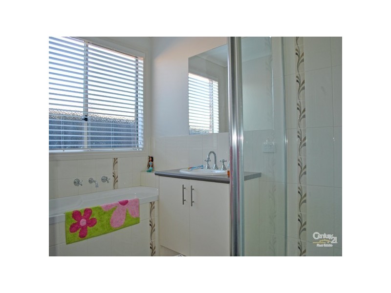 16 Killarney Crescent, Pakenham VIC 3810