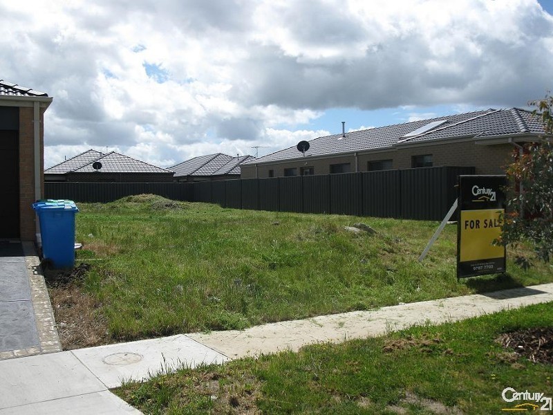 96 Sabel Drive, Cranbourne North VIC 3977