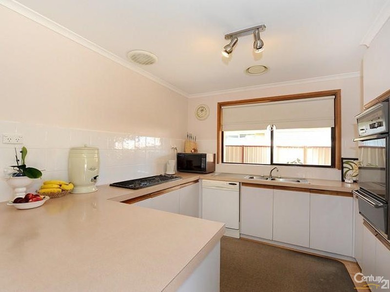 7 Sapphire Drive, Hampton Park VIC 3976