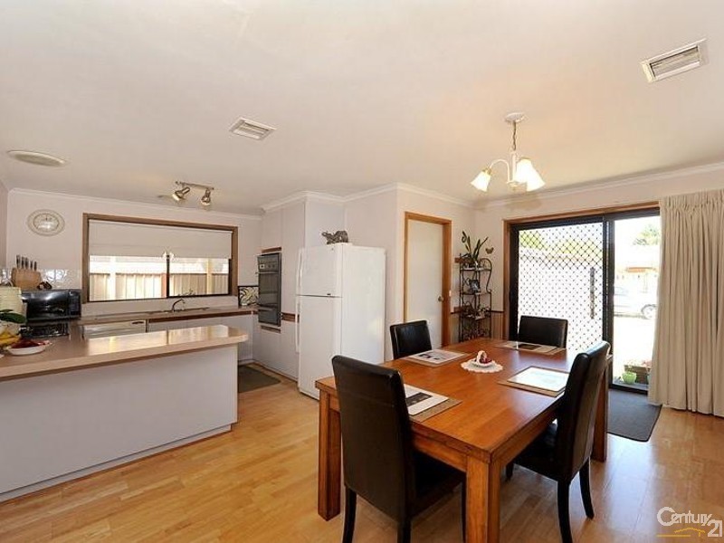 7 Sapphire Drive, Hampton Park VIC 3976