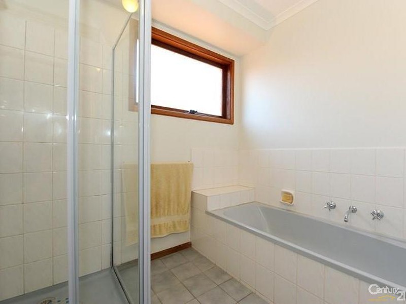 7 Sapphire Drive, Hampton Park VIC 3976