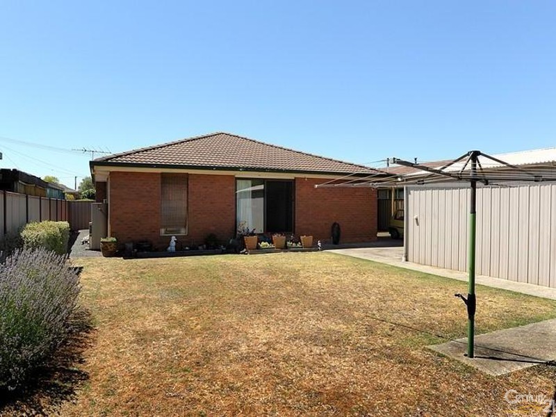 7 Sapphire Drive, Hampton Park VIC 3976