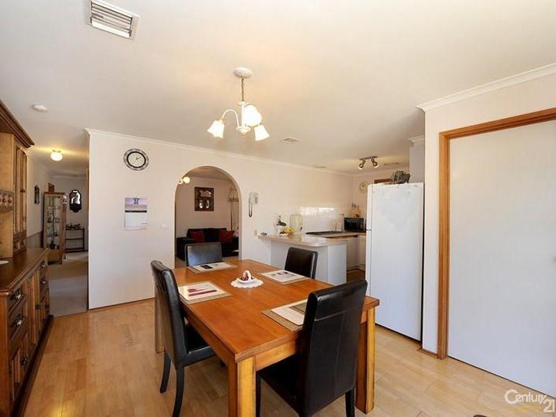 7 Sapphire Drive, Hampton Park VIC 3976