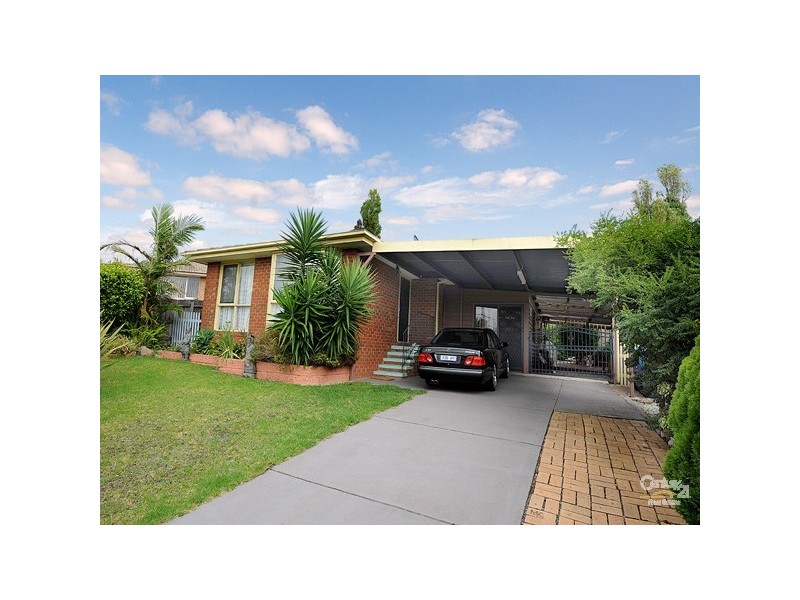8 Mace Rise, Hallam VIC 3803