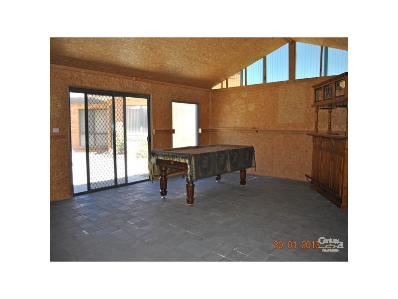 8 Amhurst Drive, Narre Warren South VIC 3805