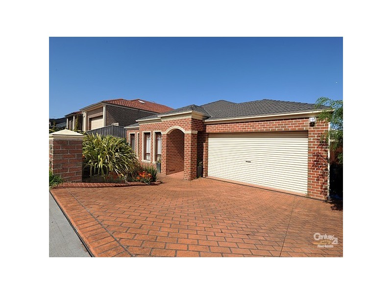 5 Highvale Crescent, Berwick VIC 3806